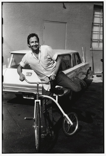 Felsen said he snapped this photo of Rauschenberg after Rauschenberg had been printing for 8-10 hours and went outside to ride around the parking lot on his bike. All workshop photos copyright © Sidney Felsen. All rights reserved.