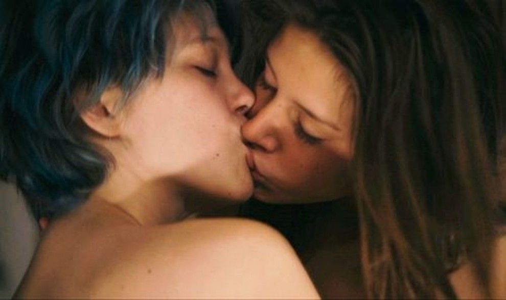 Лесбийское порно боди арт с двумя красотками