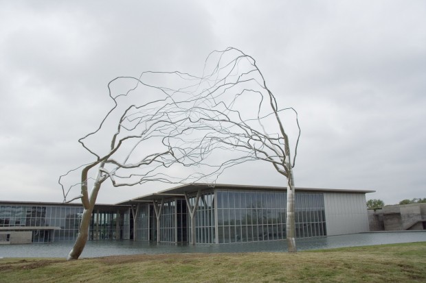 Roxy Paine,Conjoined, 2007, Stainless steel and concrete, 42 x 46 x 28 feet