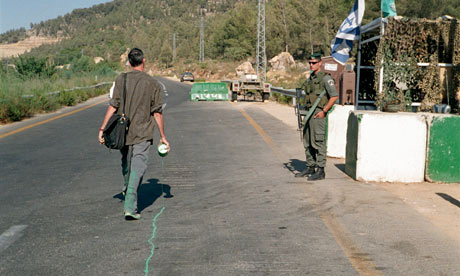 Francis Alys The Green Line, Jerusalem 1995