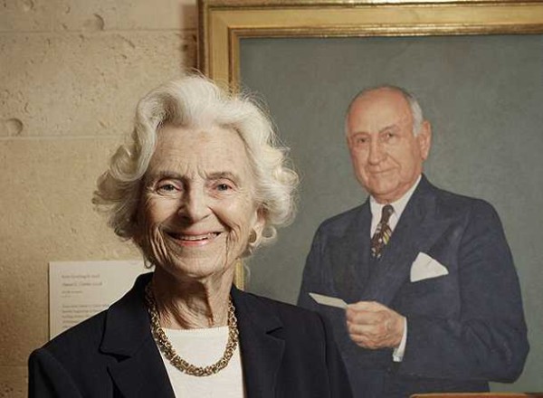 Ruth Carter Stevenson with a picture of her father, Amon G. Carter (photo credit: Paul Moseley / Star-Telegram archives)