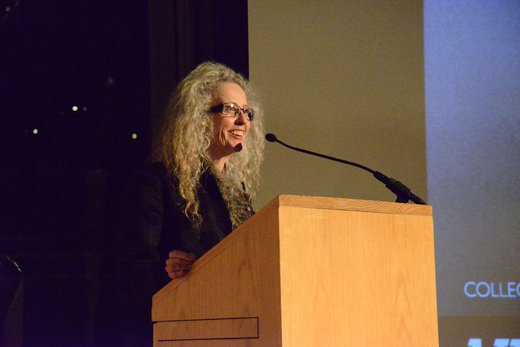 2013129-unt-nasher-lecture-kiki-smith-on-stage-left-side