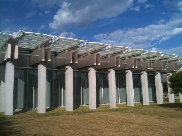 The Piano Pavilion of the Kimbell under the Texas sky.
