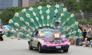 “Percy Peacock,” built by the Garrett family of Houston for the 2010 Parade. Photo by Rod Evans.