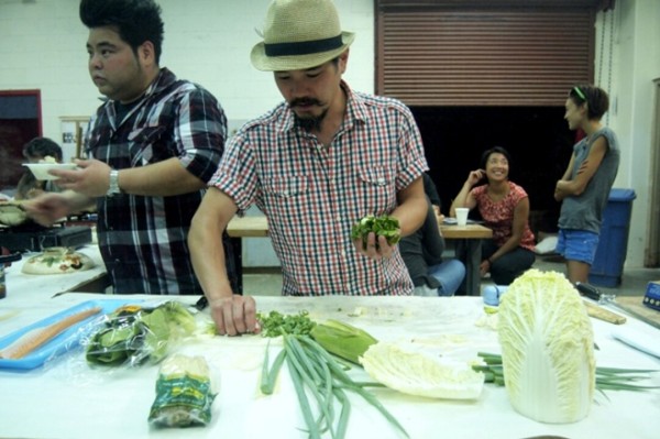 Cook for You, Cook for Me, 2008 (ongoing), photo from 2014 performance at the University of Hawaii at Mānoa 
