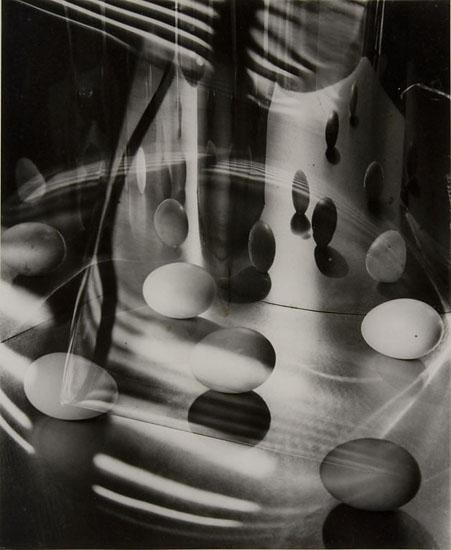 Carlotta M. Corpron (1901–1988) Eggs Encircled, 1948 Gelatin silver print © 1988 Amon Carter Museum of American Art, Fort Worth, Texas, Gift of the artist