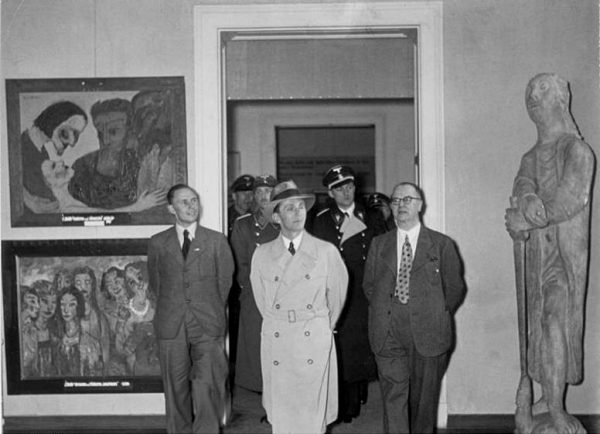Goebbels views the Degenerate Art exhibition, 1937. Image courtesy of Wikipedia.