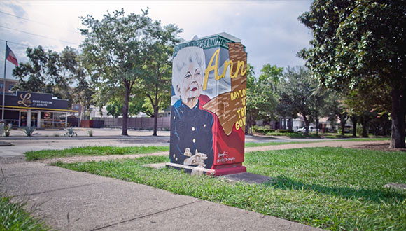 Electrical Box Mini Mural in Houston Texas by artist Tra' Slaughter