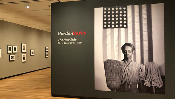 Entrance-to-gordon-parks-exhibit-at-Amon-Carter-Museum