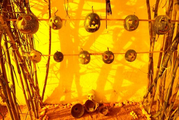 Jack-o’-lantern Tzompantli (skull rack), 2009