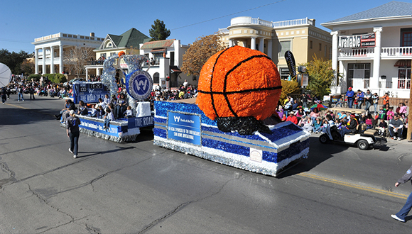 Sunbowl-Thanksgiving-Day-Parade