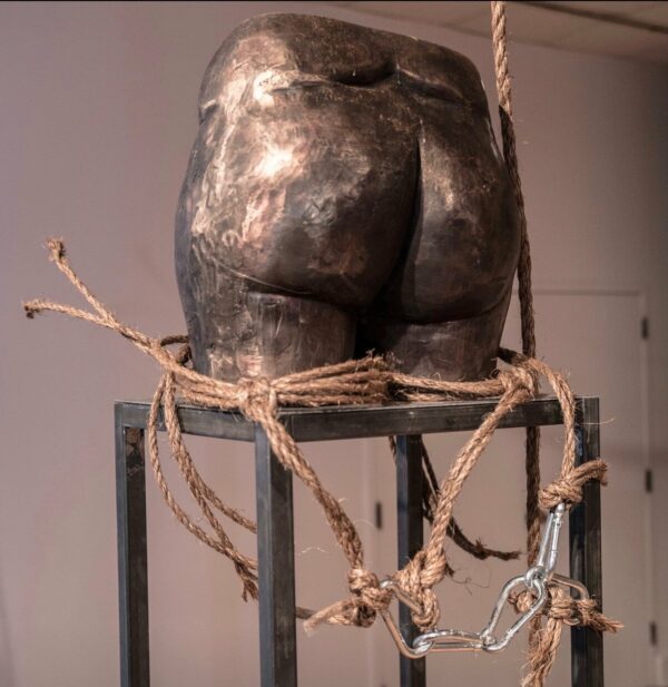 Jer'Lisa Devezin sculpture "Kiss my ass."