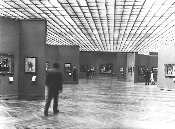 Central gallery of the André Meyer Galleries, opened in 1980.