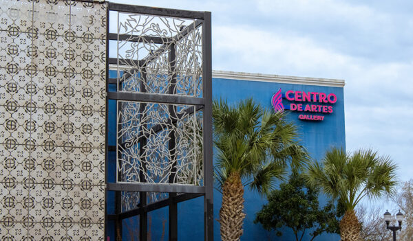A photograph of the exterior of the Centro de Artes Gallery building. 