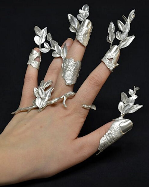 Aluminum cast finer art of laurel branches