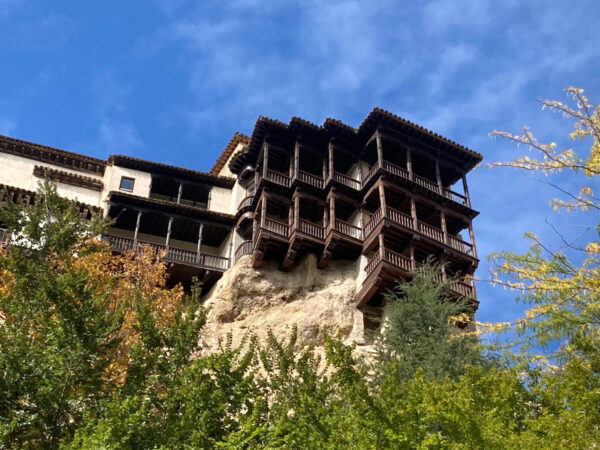 Image of a stacked house hanging over a cliff in Cuenca, Spain