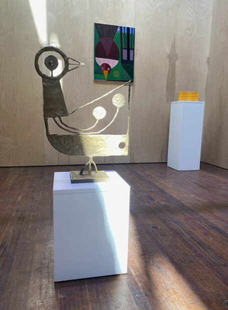 Photo of a bird sculpture at an art fair