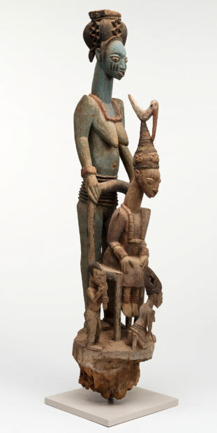 Photo of an african sculpture of two figures