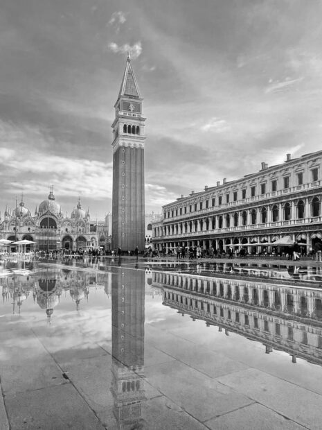 Black and white photo of St. Mark's Basilica flooded