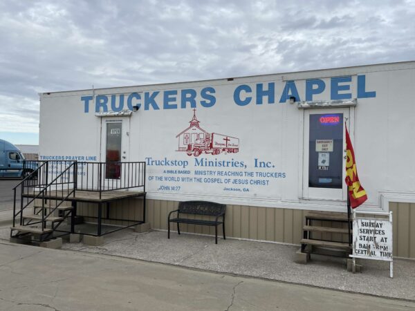 Foto of a truckstop chapel