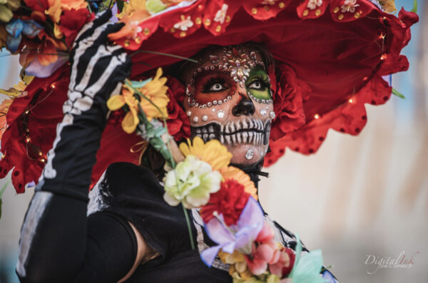 Photo of a woman dressed as a Catrina