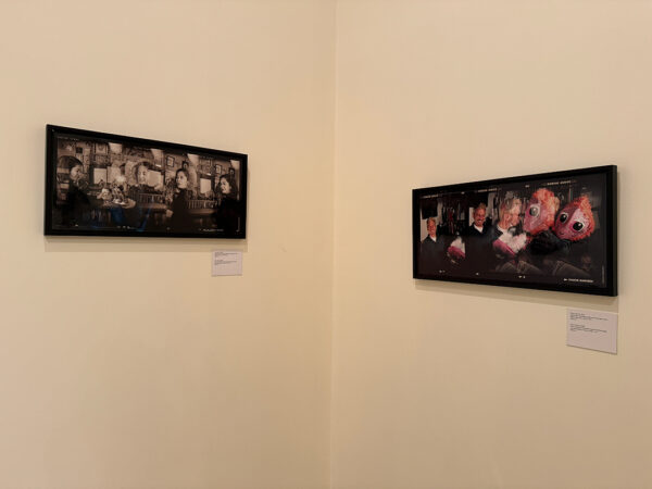 En la esquina de una habitación de paredes claras están colgados frente a frente dos retratos formados por fotografías superpuestas.