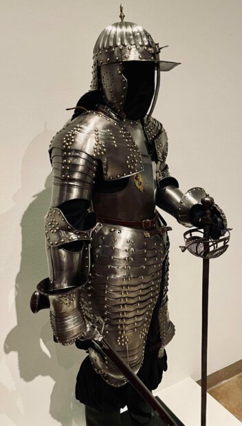 Photo of a suit of armor installed at a museum