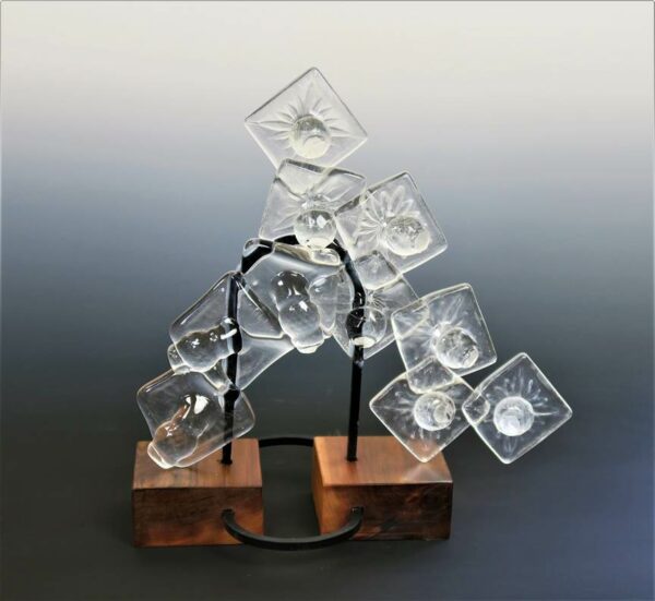 A photograph of a small glass work by Robert L. Straight.