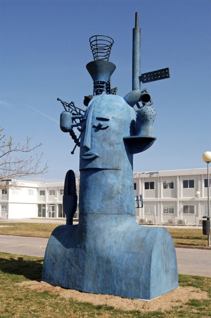 A photograph of a large-scale sculpture of an abstracted figure by Stephen Daly.