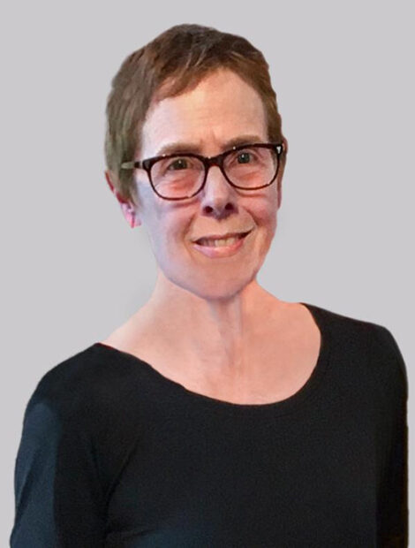 A photograph of artist and educator Suzanne Bloom.